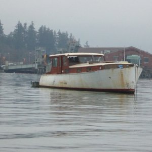 The floating equivalent of the derelict RVs that litter the streets in Seattle, Bellingham and just about everywhere these days. If ever I'm in the same position, I too would opt for the floating version.
