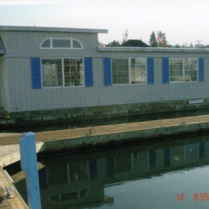 (R/J): Poulsbo Party Barge - very nice (and warm, too)!