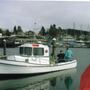 (R/J): That's Les (EQ Marine) on board with the couple who drove up from Medford, OR to take a look at the C- Ranger 21.