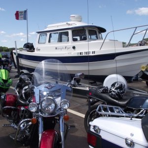 Midnight Flyer surrounded by bikers on Cassville Ferry