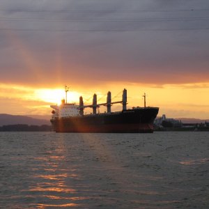 Columbia R freighter sunset