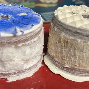 Media 'Venture 23 foam on left, 22 Cruiser balsa on right.' in album 'Gun?l core: 2018 Venture 23 (left), 2007 22 Cruiser (right)'