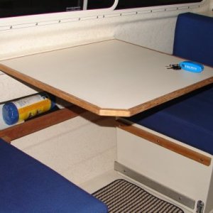 Dinnette with reversible front seat