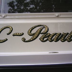 Goldleaf with dark green shadow