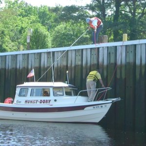 Hunky Dory in Dismal Swamp north end lock