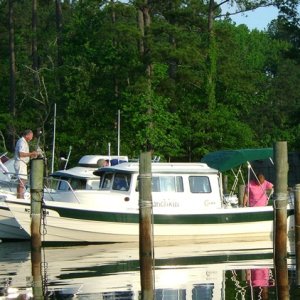 Media 'Munchkin and Pandy Girl at Centerville Marina' in album 'Loop T Shirt'