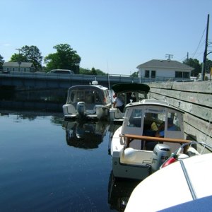 Media 'Osprey, Munchkin, Sea Esta, and Litl' Tug at South Mills draw bridge' in album 'Loop T Shirt'