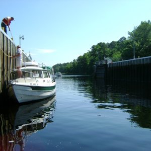 Pandy Girl in Dismal Swamp entrance lock
