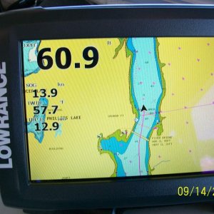 Media 'GPS/Fishfinder/DS' in album 'HERON 1987 22 Cruiser'
