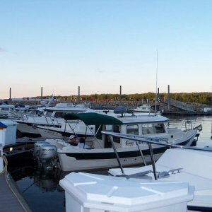 Media 'Guttenberg, Iowa Marina' in album 'Mississippi River C-Bratts 2011'