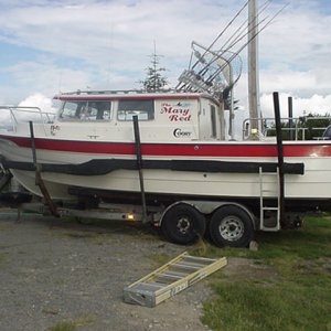 26' Cabin Cruiser MARYRED built Aug,86.; Very comfortable boat; has stand-up head