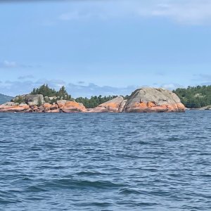 The Benjamin Islands…  more pink granite…  the scale is impressive