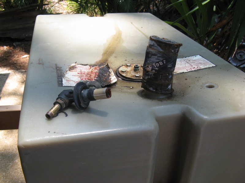 0687 The culprit!  Starboard tank with pick up fitting...tube in 2 pieces inside tank
