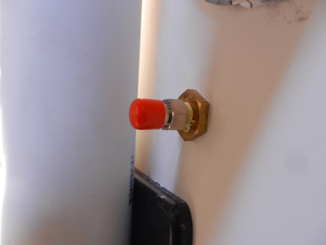 1024p auxfuelportcap.sized