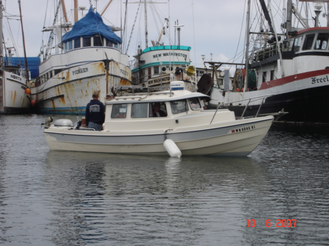11 Aug 2007 Neah Bay, WA
Unnamed 22CD coming up to the dock