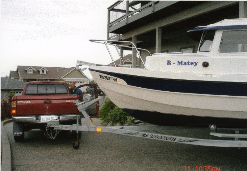 11 June 2005:  First ever attempt to get R-Matey into the garage (steep, narrow driveway).