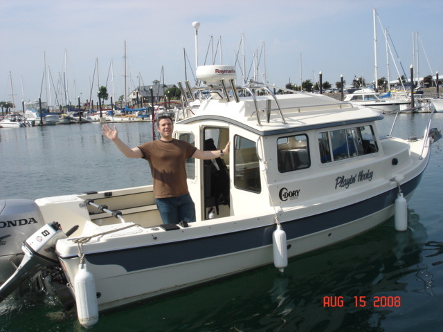 15 Aug 2008 Bellingham
Randy of Juneau, AK, new
owner of PLAYIN HOOKY