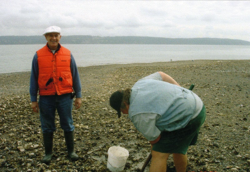 17 Sept 2005: Joe (R-Matey) and Roger (Sensei) at the clam bed.