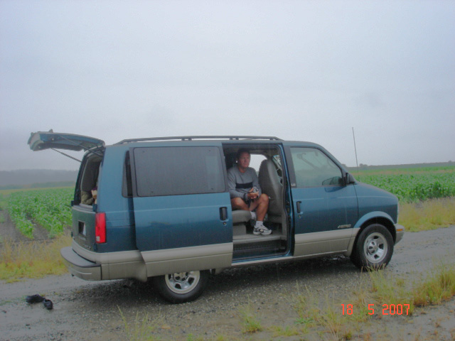 18 July Stanwood, WA
Jim (WILD BLUE) in the van at Roger's (SENSEI) farm.
