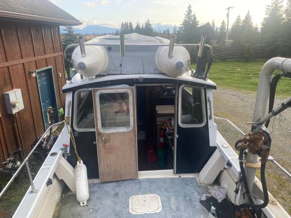 1985 27? inboard Volvo 350