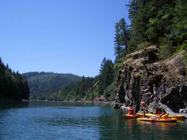 20050813a Rick diving at Green Peter reservoir in Oregon