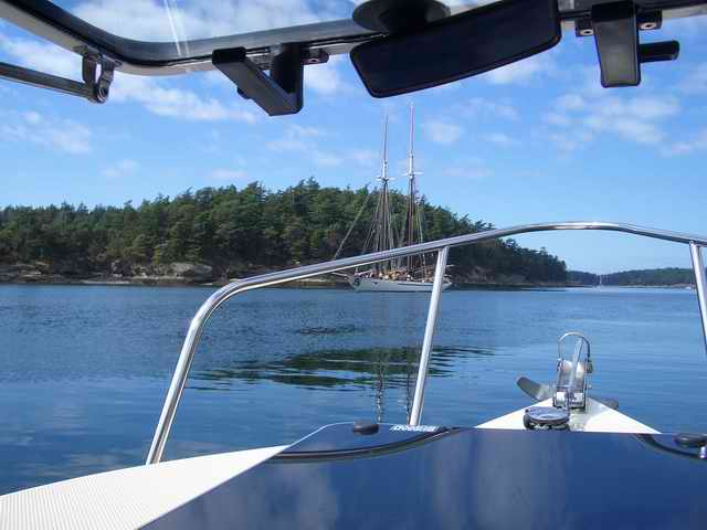 20050917e Sailboat at Sucia Island