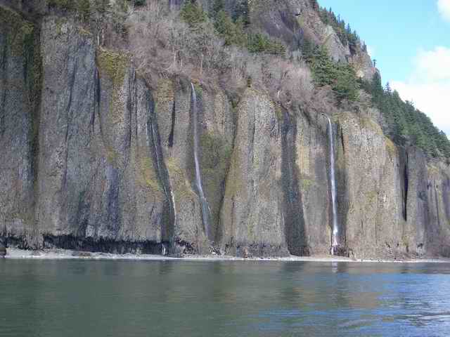 20060319 - 05 Columbia River Rooster Rock to Beacon Rock - THE WALL