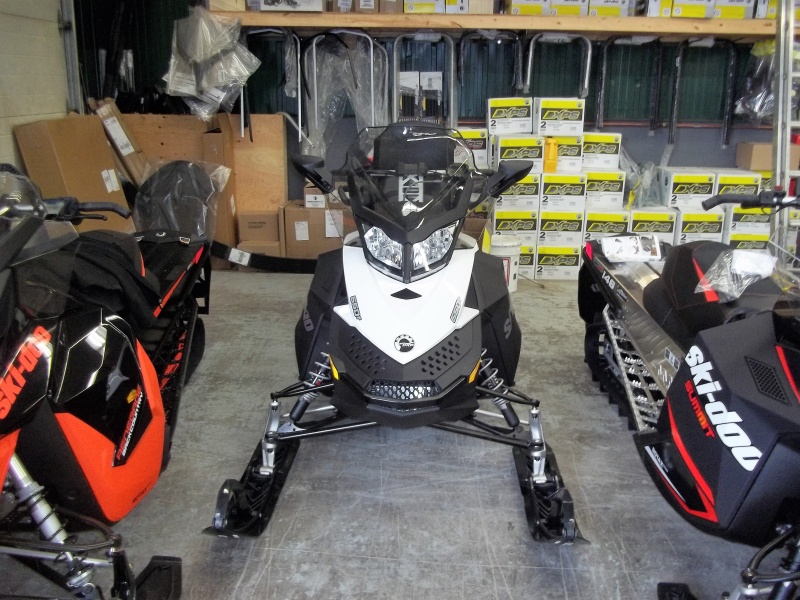 2016 Ski Doo Expedition Sport 550f   Picked it up at the dealers today , will post more pictures.