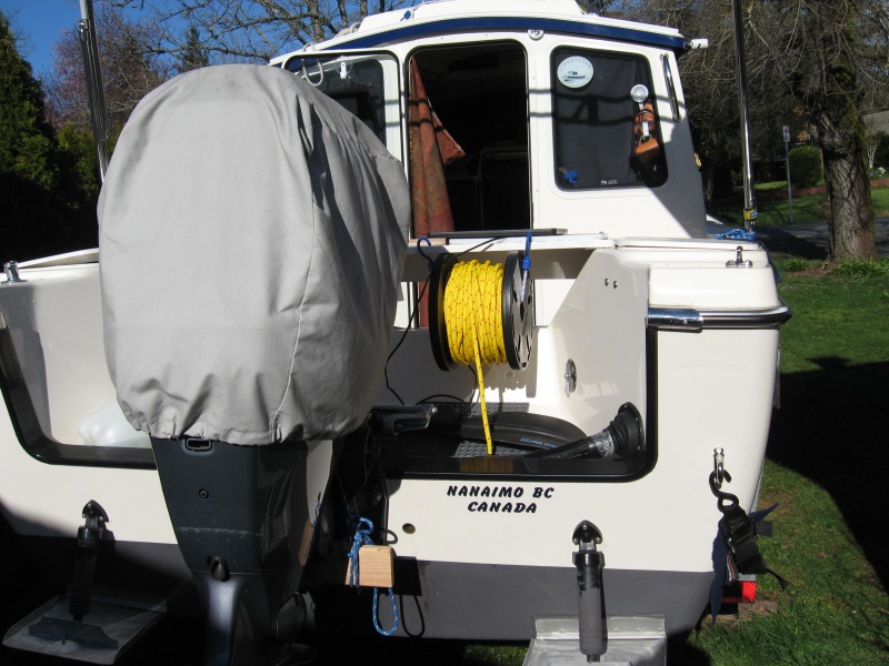 225 feet floating stern line storage got an empty plastic rope reel from west marine
