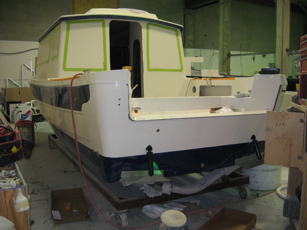 25' Cruiser stern shot