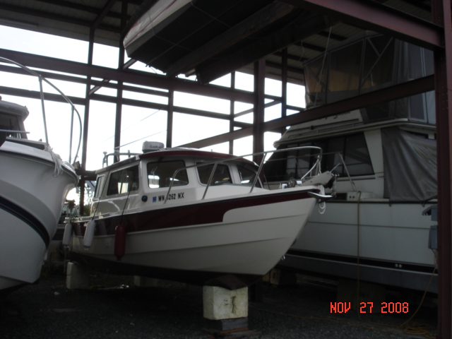 27 Nov 2008 Dagmar's 
2008 CD 25 No Name. 
Nice rear steering station.