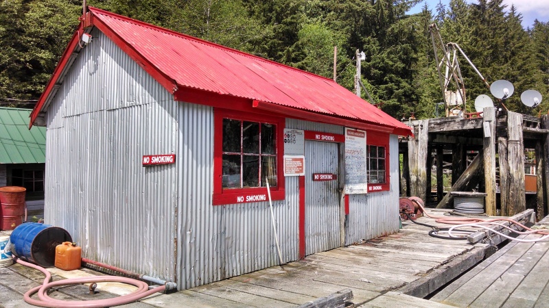 29 Dawsons Landing gas pump