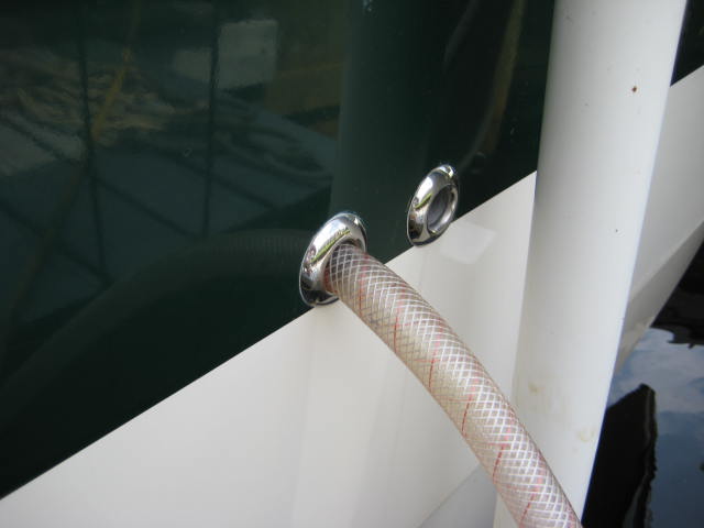 3/4\" hose fit into the sink drain of Tom Cat