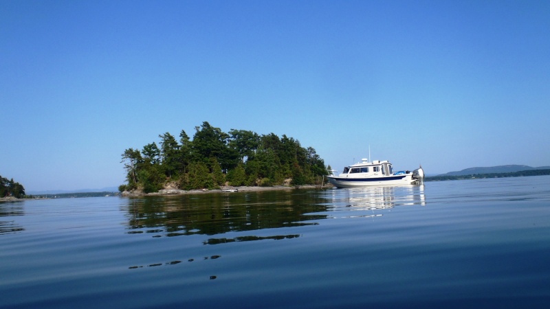 33.) anchored at Cole Bay