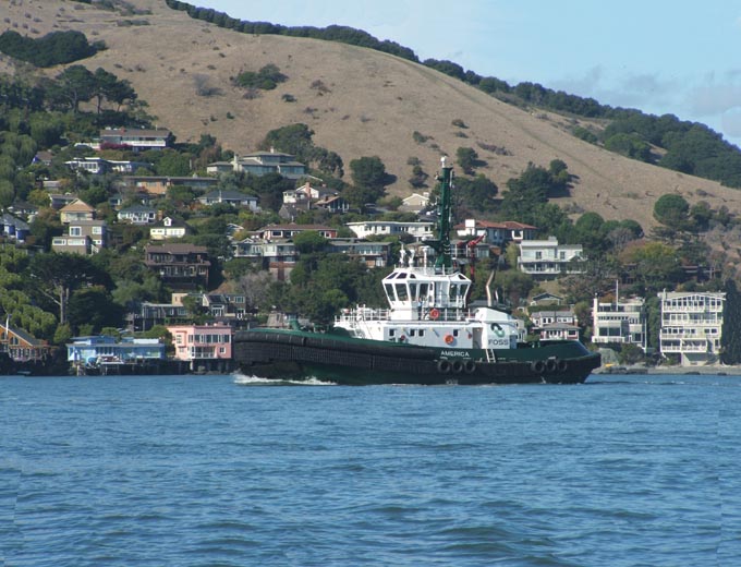 A Foss Company tug in Raccoon Strait
