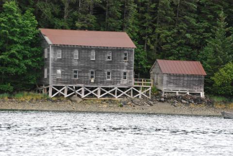 A late start leaving Juneau, so we dropped the hook in Funter Bay,
 North Admiralty Island