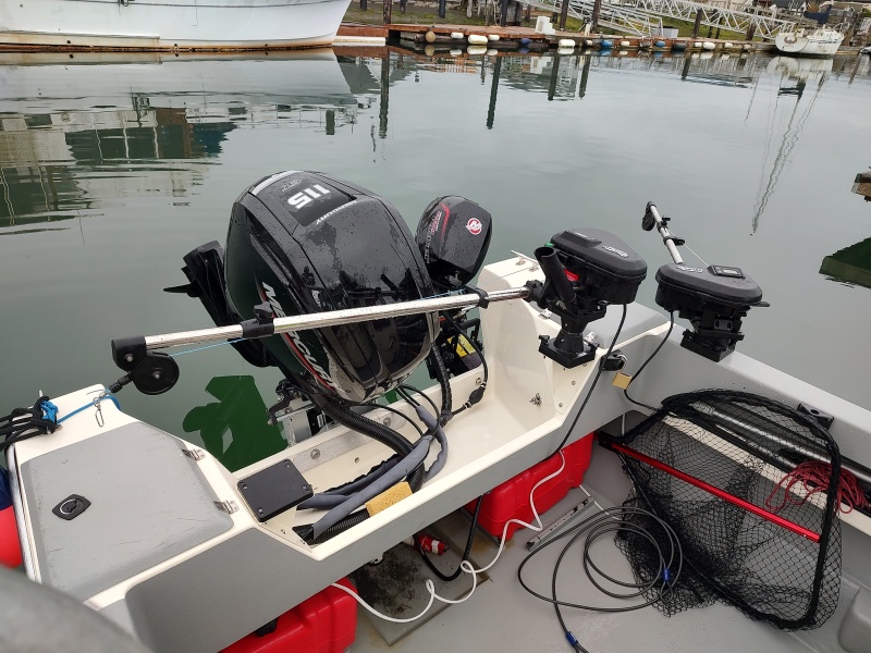 Added my 3rd Downrigger bracket. Added to both sides, future plans to add a cooler mount.