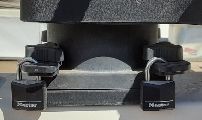all down riggers lock into place