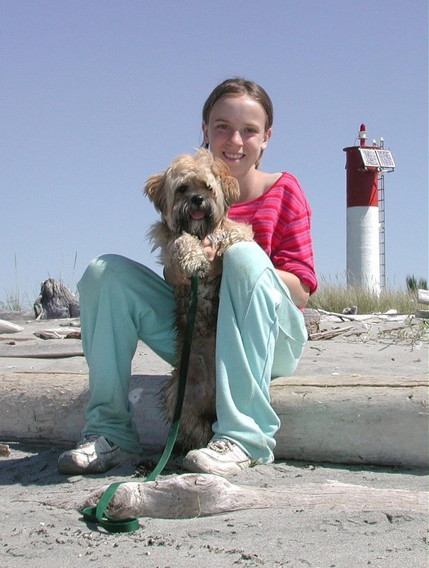 Ami and Oscar at Sydney Spit Lighthouse 6-28-04