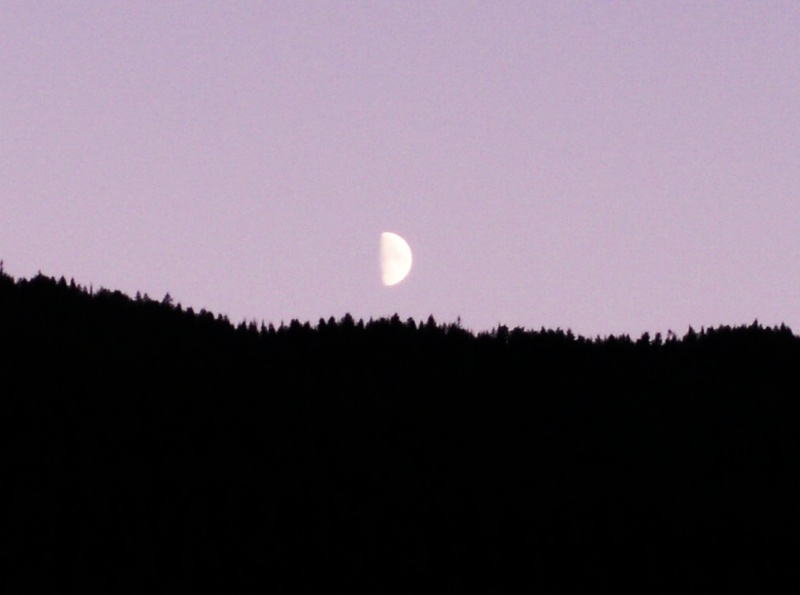 Another Shot of Moon - Priest River - 8-22-07