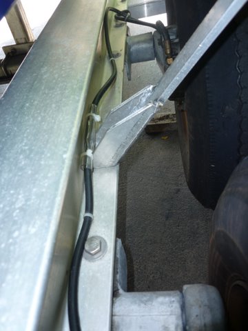 Another view of beefed up fender strut