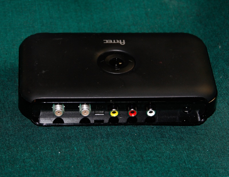 Arctec-Rear-Connectors: Simple RF connections from the TV antenna to the TV and Audio / Video Jacks as well.