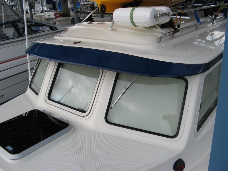 beige color blends with boat color well