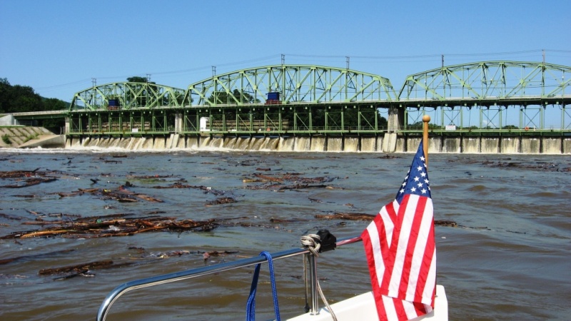 Below lock 9 in record July levels