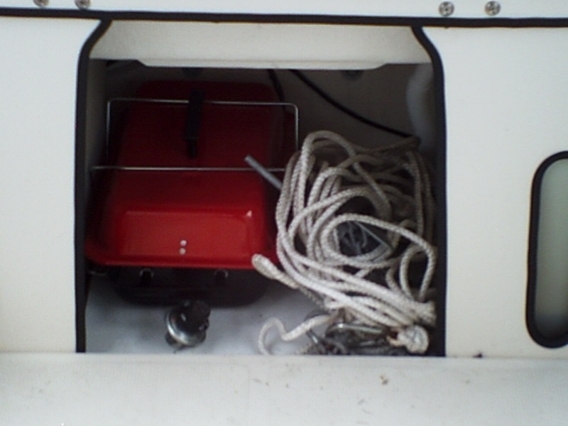 Bilge area used for stowage w/o gear resting in water