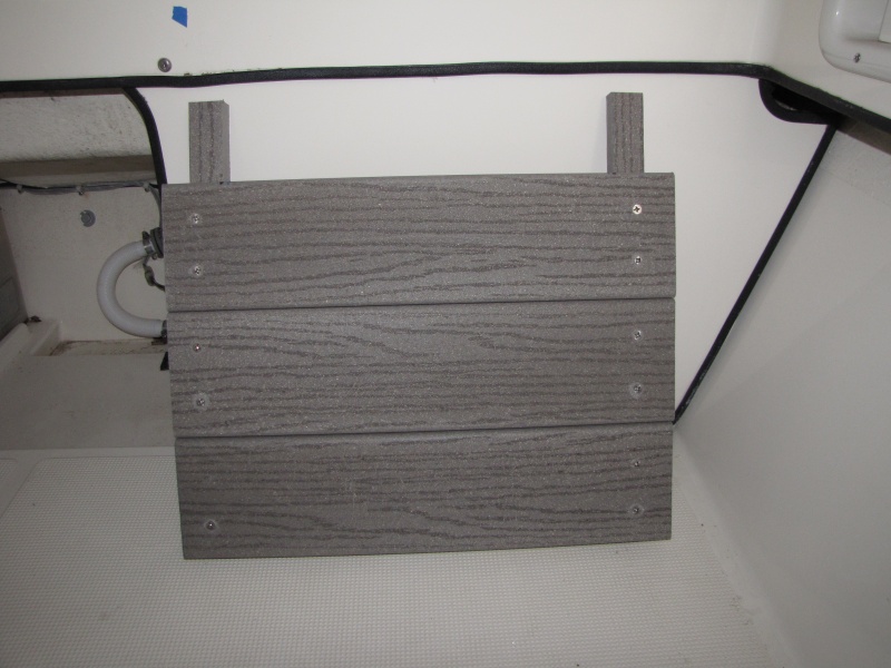 Bilge well platform. Now I can place a cooler between fuel tanks. 2/14/11