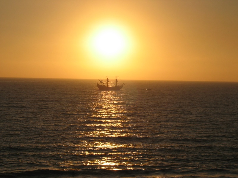 Black Pearl coming  in @ sunset @ R.B.