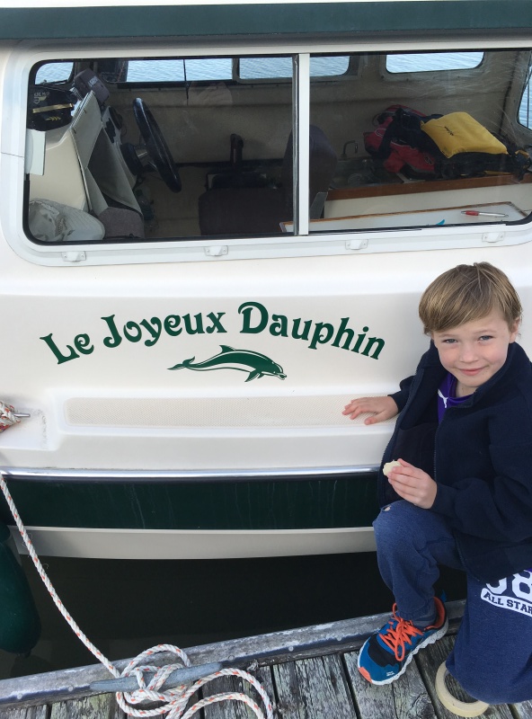 BoatyMcBoatFace finely gets her official name-\\\"The Jolly Dolphin\\\"