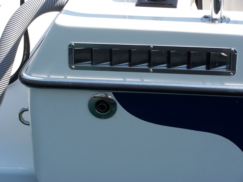 (Bob Cat) hull penetration for exhaust