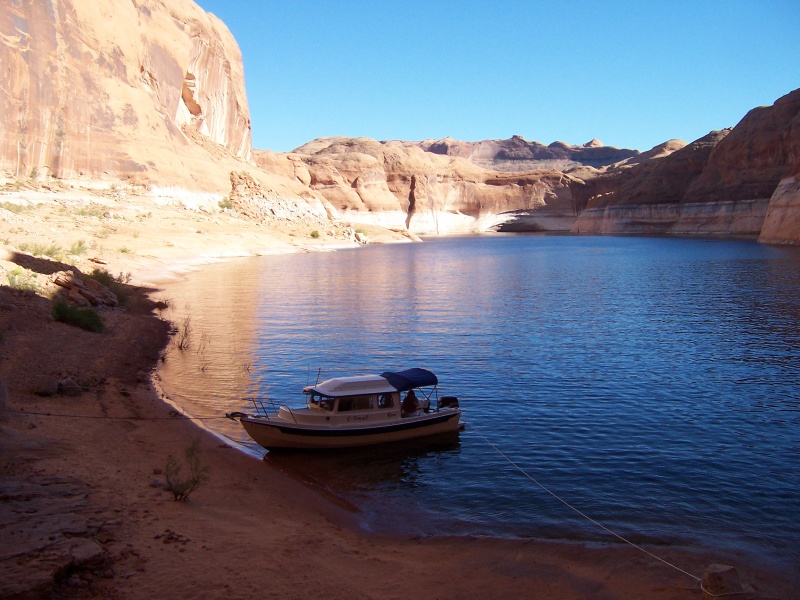 C-Swell on the beach in Reflection Canyon 9-24